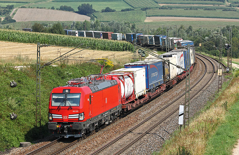 Ein Zug der DB Cargo